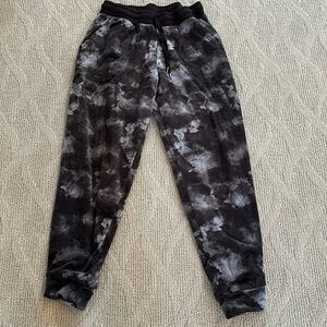 Three dots velour joggers​